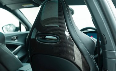 Aston Martin DBX 707 15