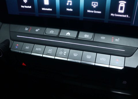 Vauxhall Astra 1.2 Turbo Ultimate Hatchback 5dr Petrol Auto Euro 6 (s/s) (130 ps) 32