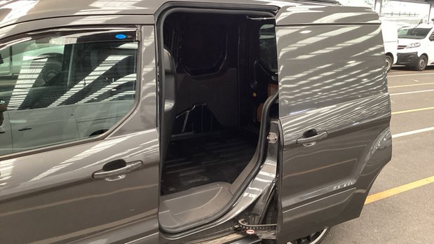 Ford Transit Connect AUTO SWB L1H1 Low Roof Limited 200 Air Con Alloys Sensors EURO 6 NO VAT 8