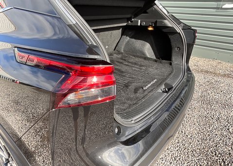 Nissan Qashqai DIG-T N-CONNECTA MHEV 19