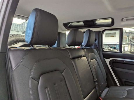 Land Rover Defender 2.0 Defender SE D Auto 4WD 5dr 61