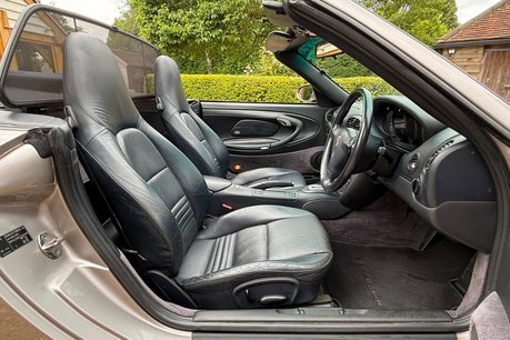 Porsche 911 3.6 996 Carrera 2 Cabriolet 2dr Petrol Tiptronic S (274 g/km, 315 bhp) 52