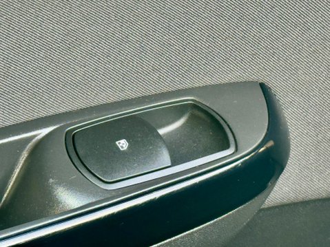 Vauxhall Corsa SE NAV 37