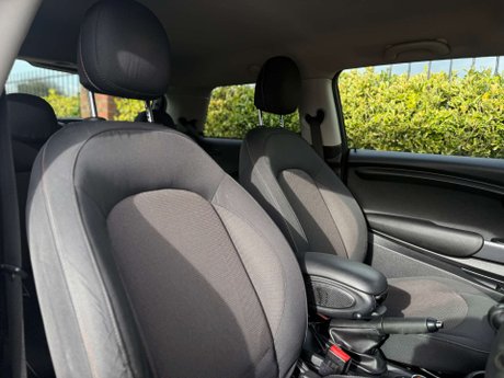 Mini Hatch 1.5 Cooper Classic 3dr 22