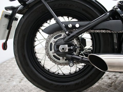 Triumph Bobber BONNEVILLE BOBBER 23