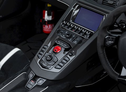 Lamborghini Aventador SV LP 750-4 Roadster 21
