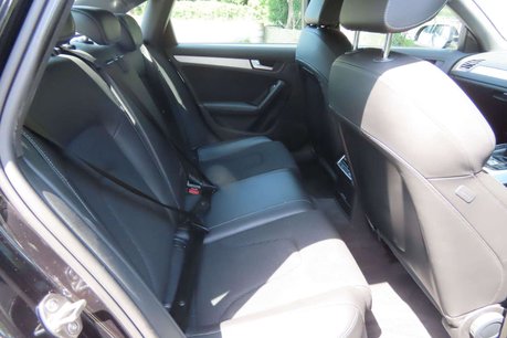 Audi A4 2.0 TDI S line Euro 5 (s/s) 4dr 9