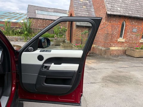 Land Rover Range Rover Sport 3.0 Range Rover Sport HSE SDV6 Auto 4WD 5dr 25