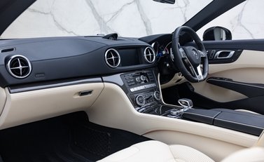 Mercedes-Benz SL Class SL63 AMG 22
