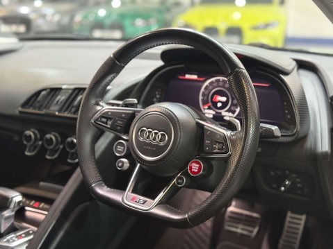 Audi R8 5.2 FSI V10 Plus S Tronic quattro Euro 6 (s/s) 2dr 31