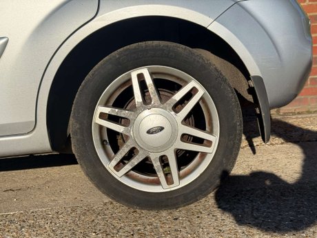 Ford Fiesta 1.4 Fiesta Ghia 5dr 31