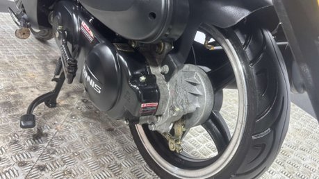 Sinnis Twist 2022 1K 50CC SCOOTER LEARNER BIKE NEW MOT SERVICED 42