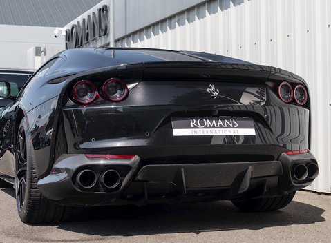 Ferrari 812 Superfast 25