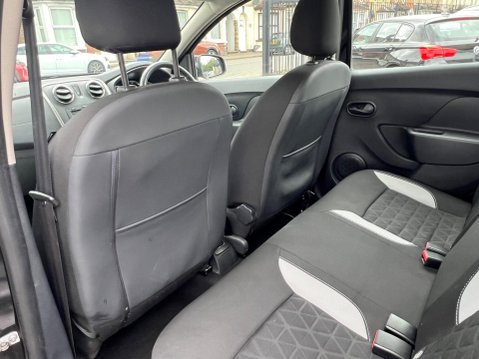 Dacia Sandero Stepway 0.9 TCe Laureate Euro 5 5dr 29