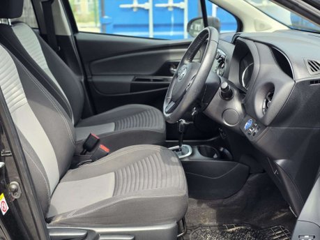 Toyota Yaris 1.5 VVT-h Design Hatchback 5dr Petrol Hybrid E-CVT Euro 6 (s/s) (100 ps) 20