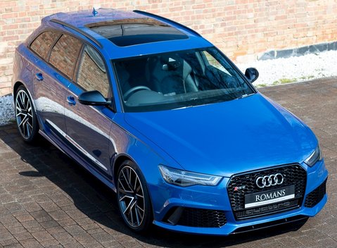 Audi RS6 Avant Performance 8
