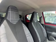Peugeot 108 PURETECH ALLURE 6