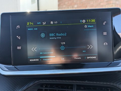 Peugeot 2008 ALLURE PREMIUM 28