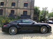 Porsche 911 (991) 3.8 Turbo S PDK 4WD Coupe 42