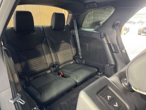 Land Rover Discovery 3.0 Discovery Luxury HSE TD6 Auto 4WD 5dr 72