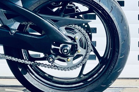 Suzuki GSX GSXS 1000 33