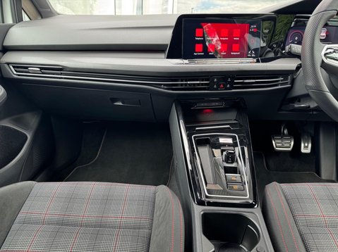 Volkswagen Golf GTI TSI DSG 27