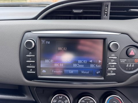 Toyota Yaris VVT-I ICON 19