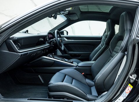 Porsche 911 Turbo S (992) 13