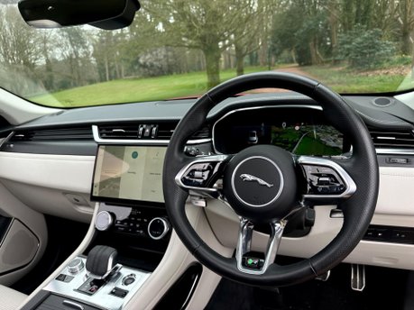 Jaguar F-Pace R-DYNAMIC BLACK 49