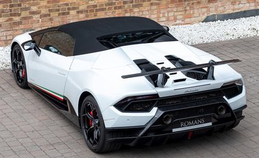Lamborghini Huracan Spyder LP640-4 Performante 8