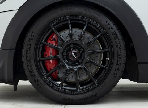 Mini Hatch John Cooper Works Challenge 8