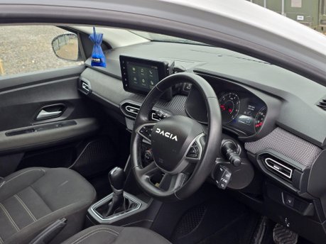 Dacia Sandero 1.0 TCe Expression Hatchback 5dr Petrol CVT Euro 6 (s/s) (90 ps) 15