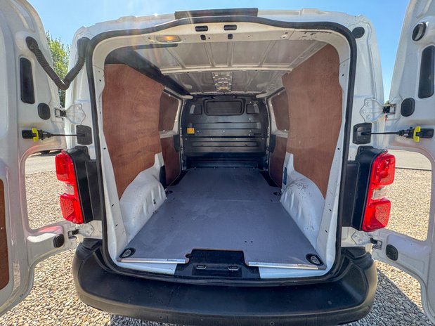 Citroen Dispatch MWB L2H1 Low Roof X 1000 Sensors EURO 6 SELECT 9