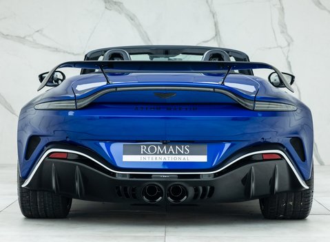 Aston Martin V12 Vantage Roadster 25