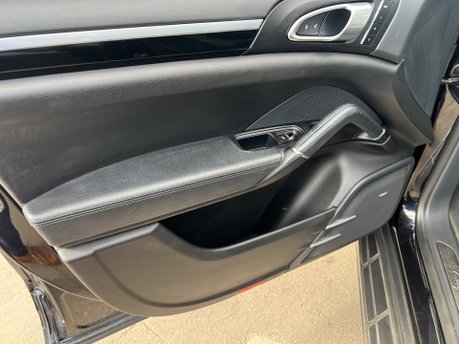 Porsche Cayenne DIESEL 4.2 V8 S TIPTRONIC S 22