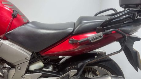 Honda CB 2010 GOOD RUNNING PROJECT BIKE SPARES OR REPAIR 1000CC 28
