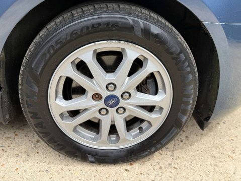 Ford Transit Connect 1.5 Transit Connect 200 Limited TDCi 42