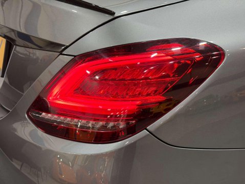 Mercedes-Benz C Class 2.0 C300d AMG Line (Premium Plus) Saloon 4dr Diesel G-Tronic+ Euro 6 (s/s) 31