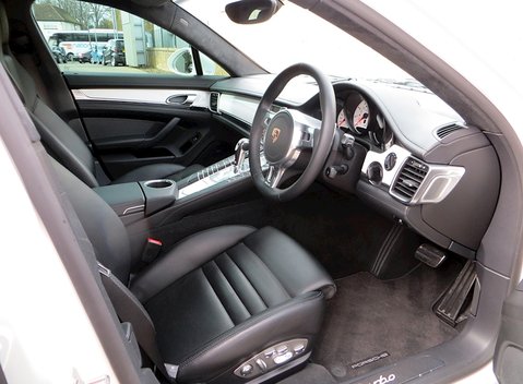 Porsche Panamera Turbo 19