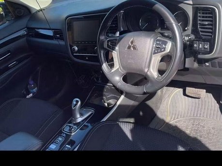 Mitsubishi Outlander 2.4h TwinMotor 13.8kWh Design SUV 5dr Petrol Plug-in Hybrid CVT 4WD Euro 6 5
