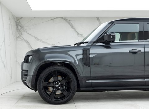 Land Rover Defender 110 V8 25