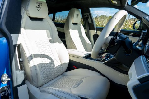 Lamborghini Urus V8 11