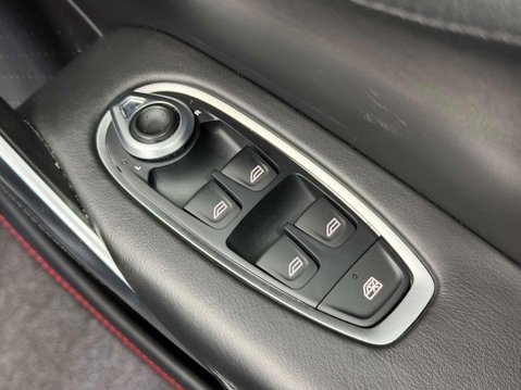 Aston Martin DBX 4.0 V8 SUV 5dr Petrol Auto 4WD Euro 6 (s/s) (550 ps) 41