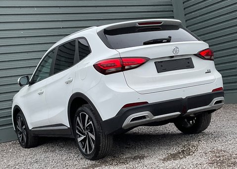 MG ZS 1.5 HYBRID+ TROPHY 14