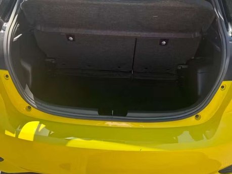 Toyota Yaris 1.5 VVT-h Yellow Bi-Tone Limited Edition Hatchback 5dr Petrol Hybrid E-CVT  8