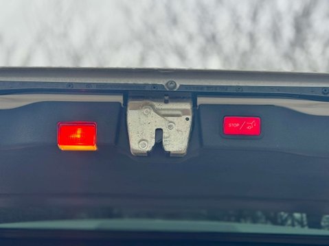 Mercedes-Benz V Class 2.2 V220d AMG Line MPV 5dr Diesel G-Tronic+ Euro 6 (s/s) 7 Seat (163 ps) 103