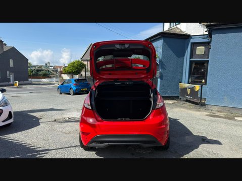 Ford Fiesta ZETEC S RED EDITION 7