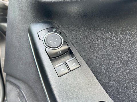 Ford Fiesta TITANIUM 28