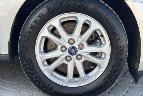 Ford Transit Connect 240 L1 Limited Panel Van - Rear Camera 31
