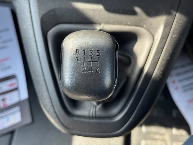 Vauxhall Vivaro SWB L1H1 Low Roof 2700 Pro Air Con Sensors Cam EURO 6 32